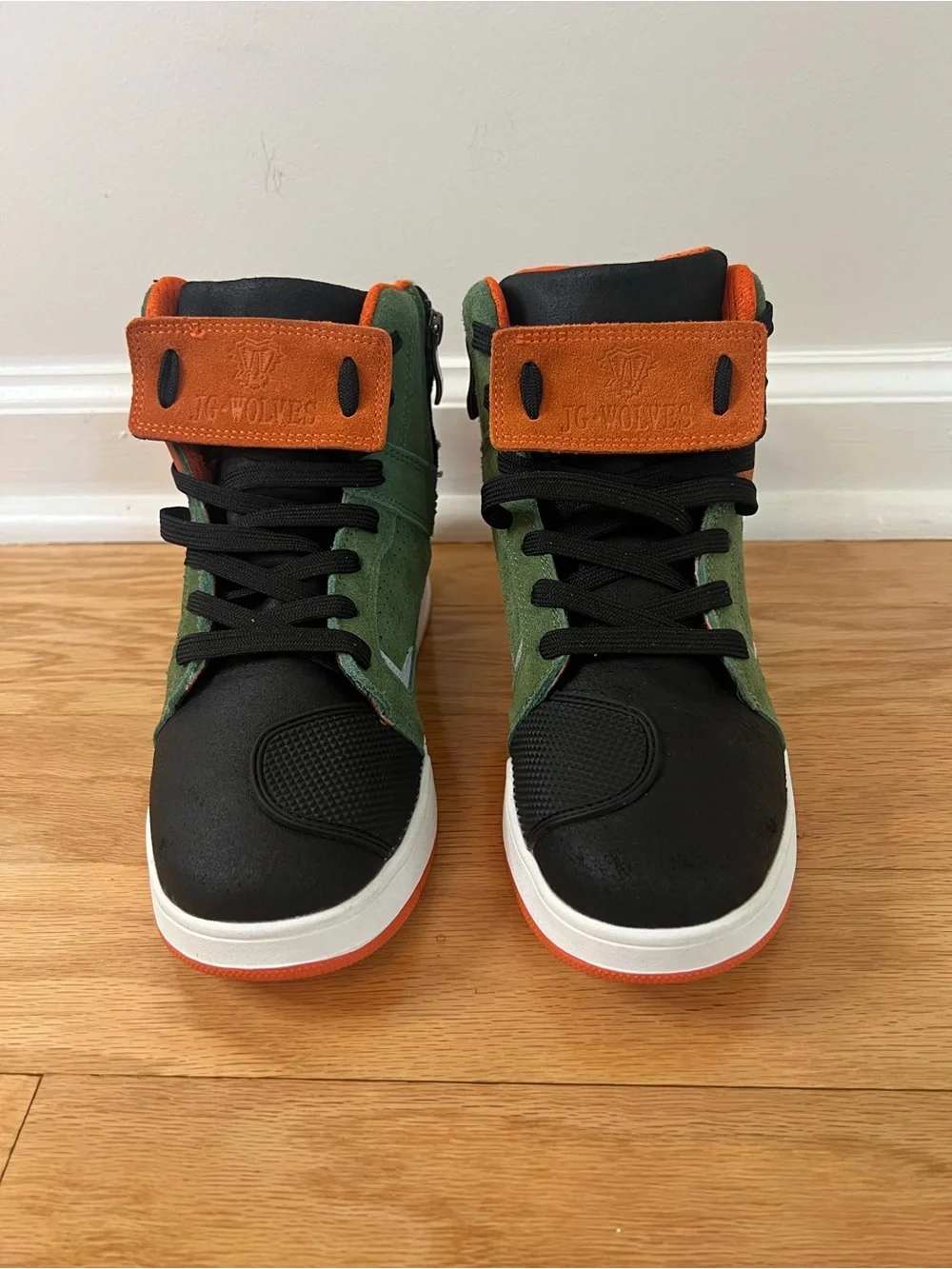 NWOT JG Wolves High-Top Motorcycle Riding Shoes in Size 37